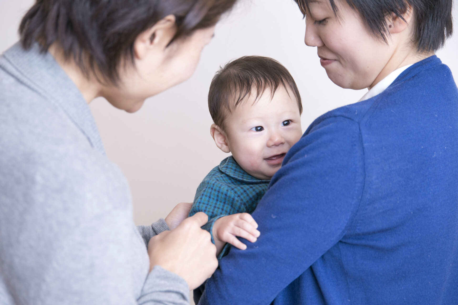 赤ちゃん縁組の法律づくりについて、行政が後押しする動き