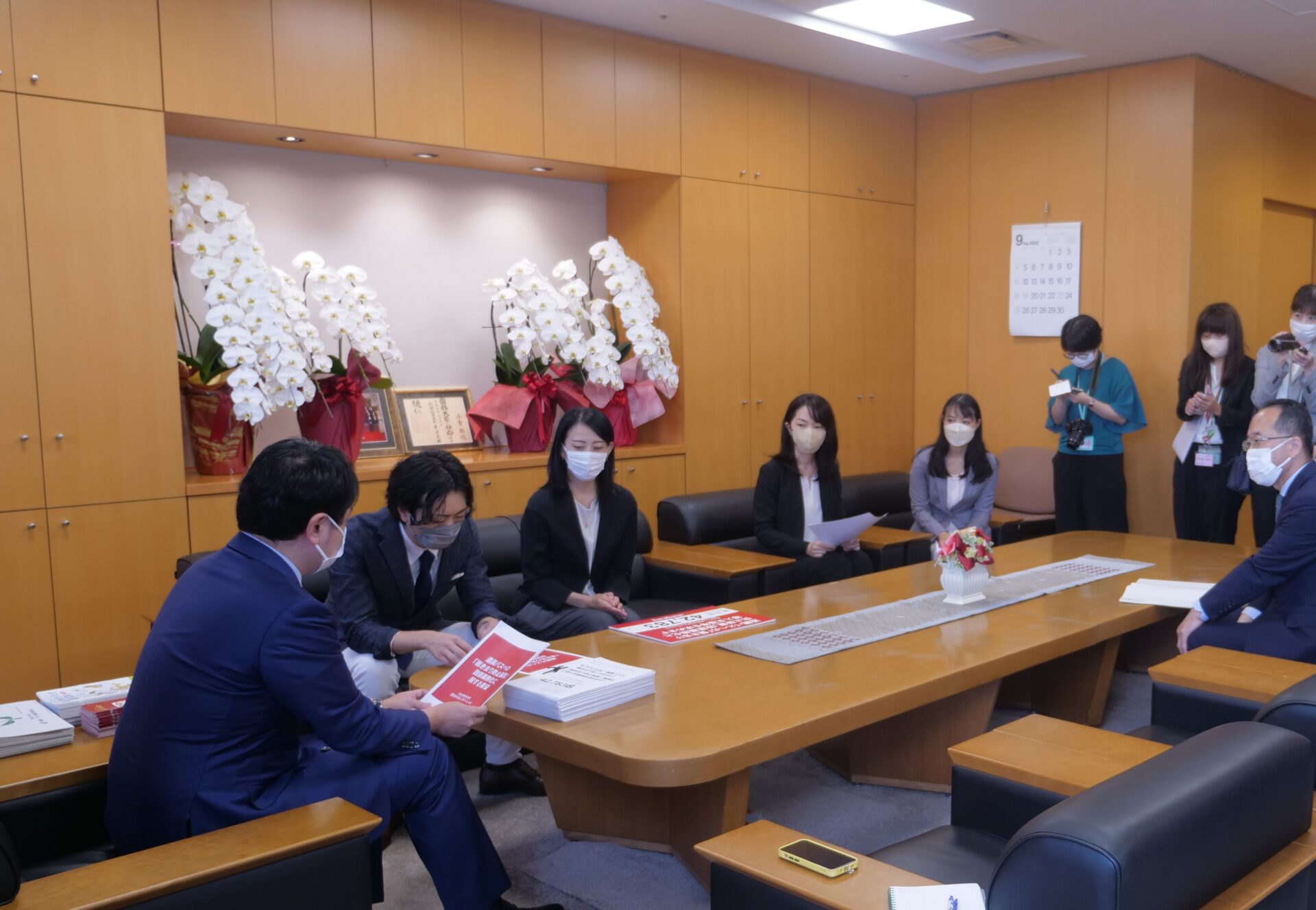 通園バスに「置き去り防止装置」設置義務化を求める4万筆超の署名を、小倉子ども政策担当大臣に提出!【#もう子どもを置き去りにしない】